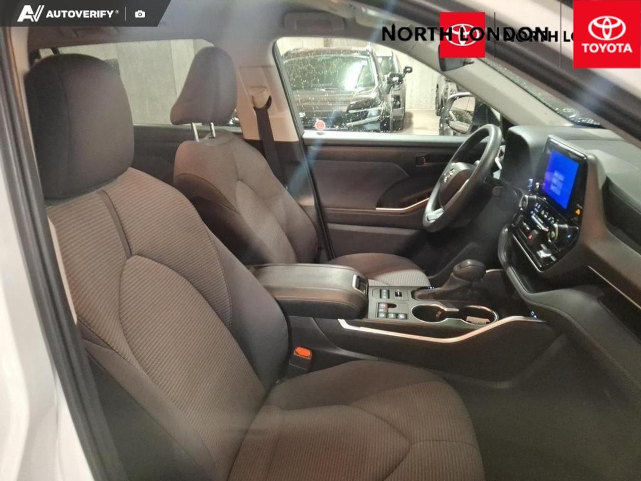 2024 Toyota Highlander LE 4dr All-wheel Drive Photo