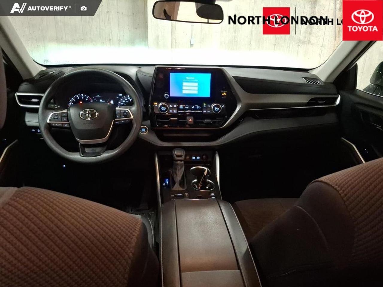 2024 Toyota Highlander LE 4dr All-wheel Drive Photo