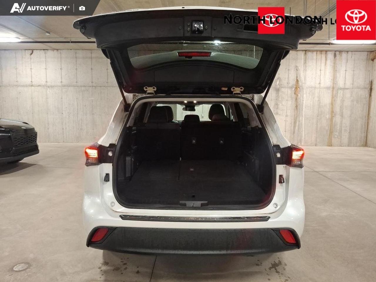2024 Toyota Highlander LE 4dr All-wheel Drive Photo
