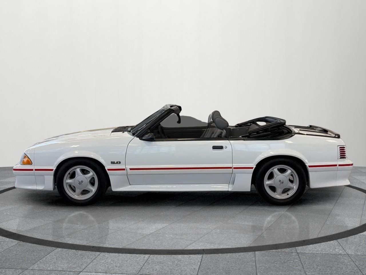 1988 Ford Mustang  Photo