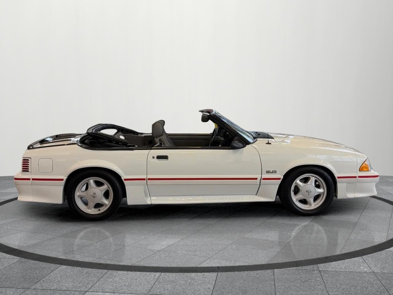 1988 Ford Mustang  Photo