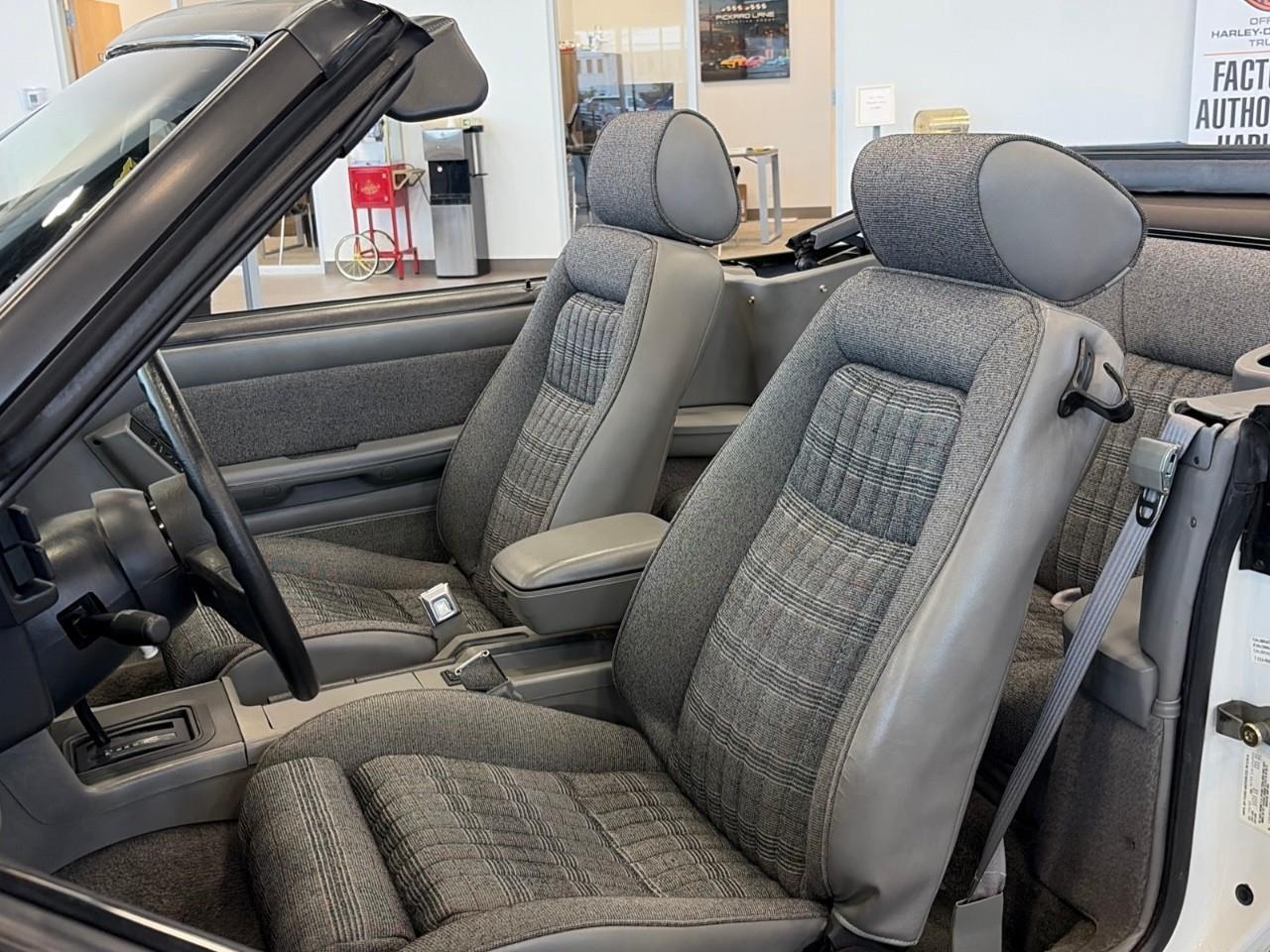 1988 Ford Mustang  Photo