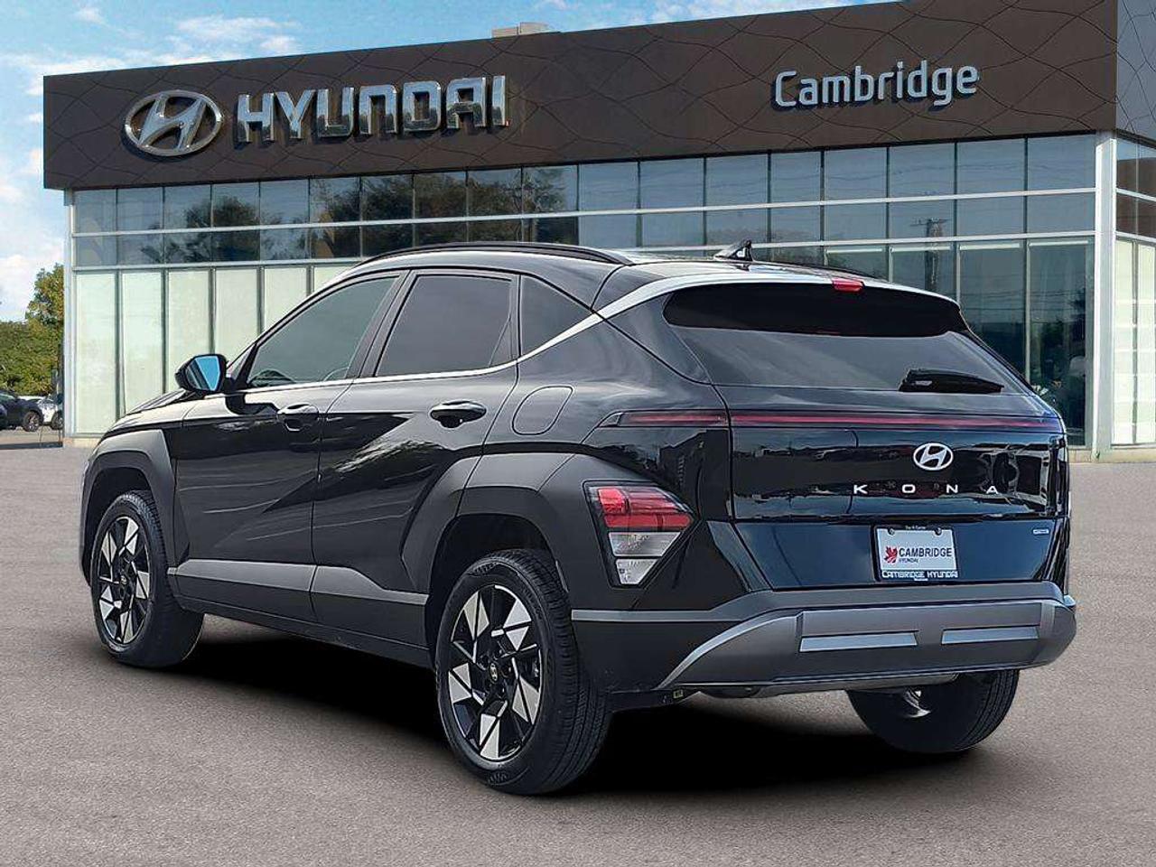 2025 Hyundai KONA Preferred Trend   NO ACCIDENTS LTHR S.ROOF 8.1L/100KM Photo