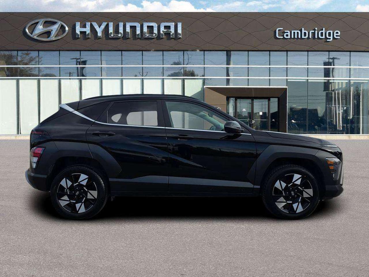 2025 Hyundai KONA Preferred Trend   NO ACCIDENTS LTHR S.ROOF 8.1L/100KM Photo