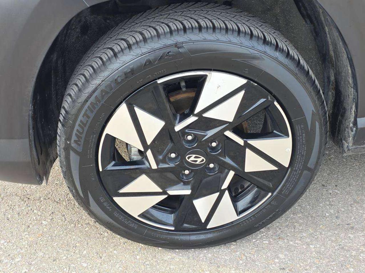 2025 Hyundai KONA Preferred Trend   NO ACCIDENTS LTHR S.ROOF 8.1L/100KM Photo