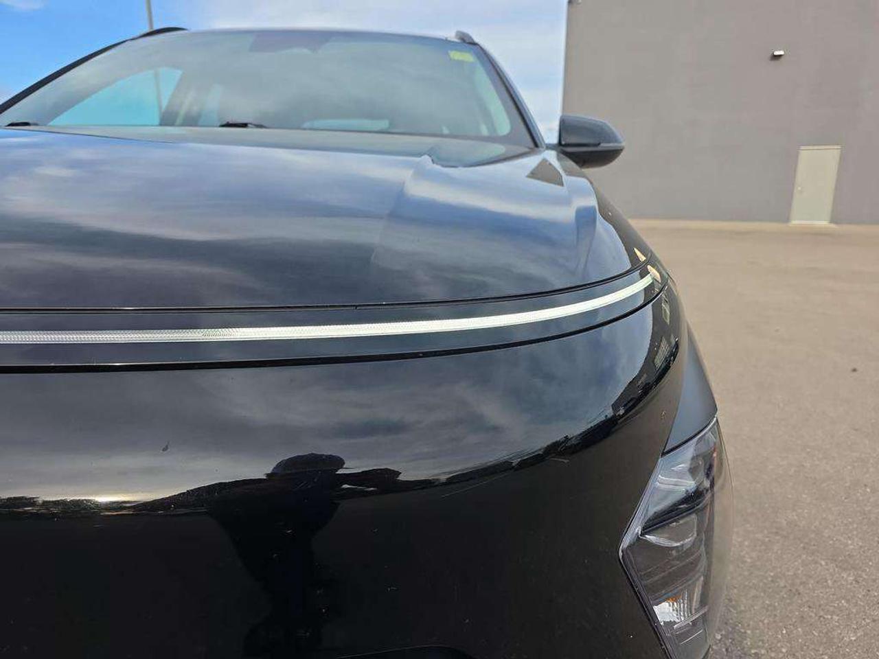 2025 Hyundai KONA Preferred Trend   NO ACCIDENTS LTHR S.ROOF 8.1L/100KM Photo