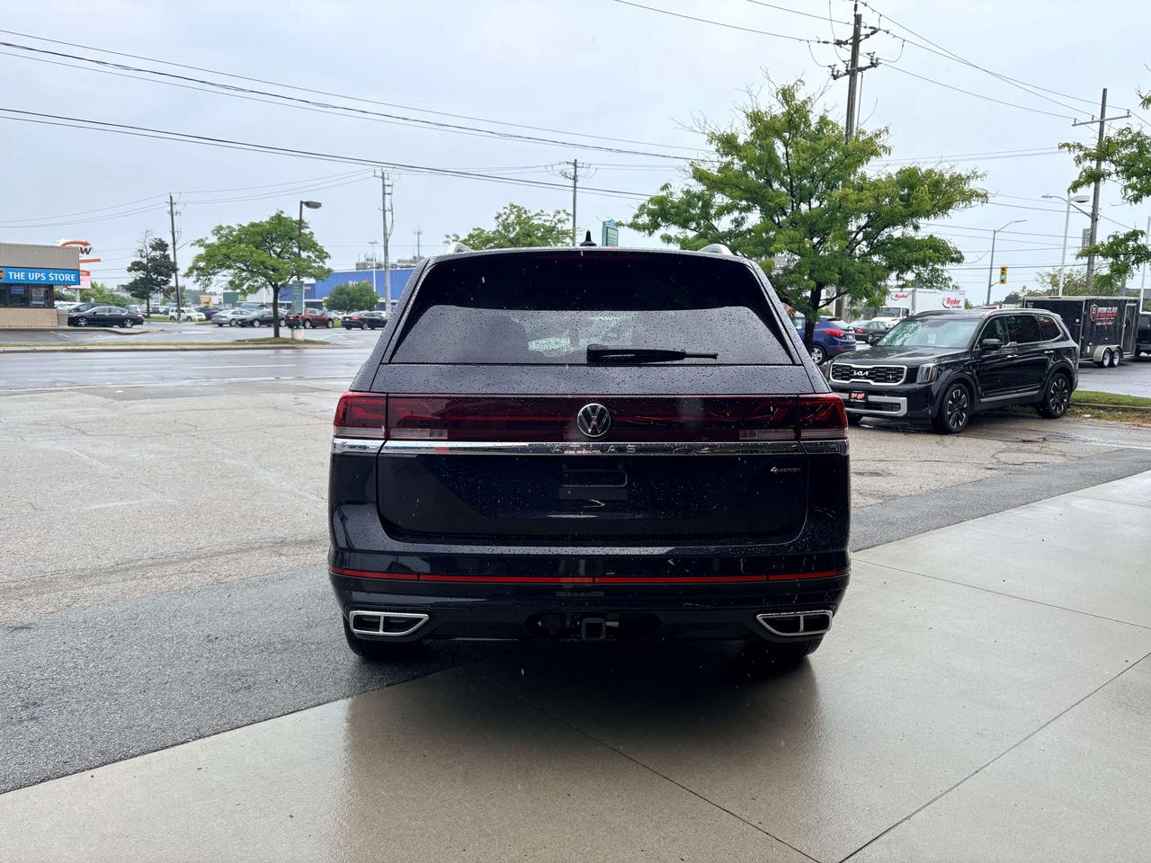 2024 Volkswagen Atlas Execline 2.0L AWD   R LINE  6 Pass   Leather   Pan Photo