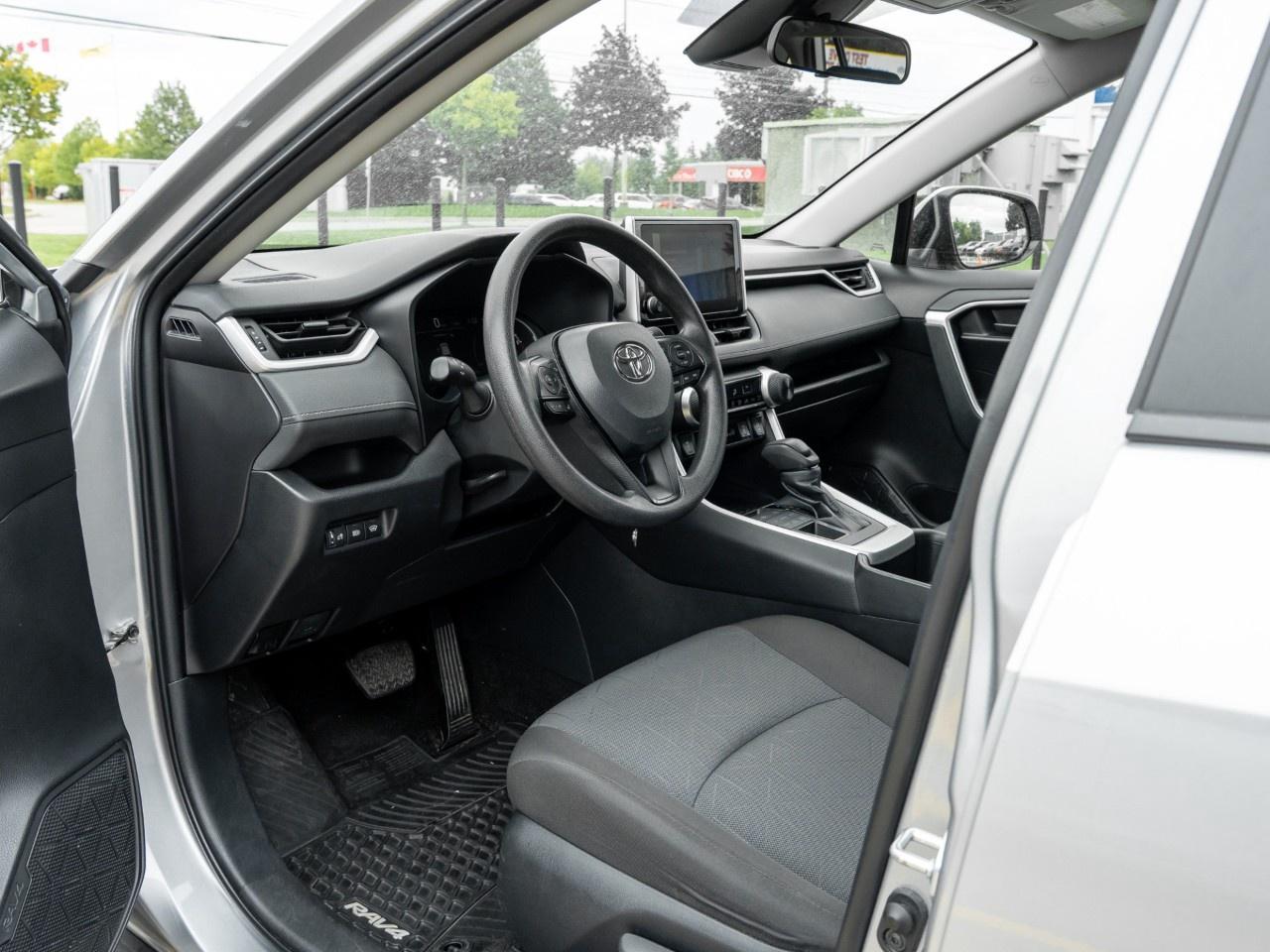 2025 Toyota RAV4 LE AWD Photo