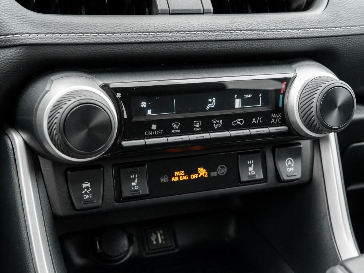 2025 Toyota RAV4 LE AWD Photo