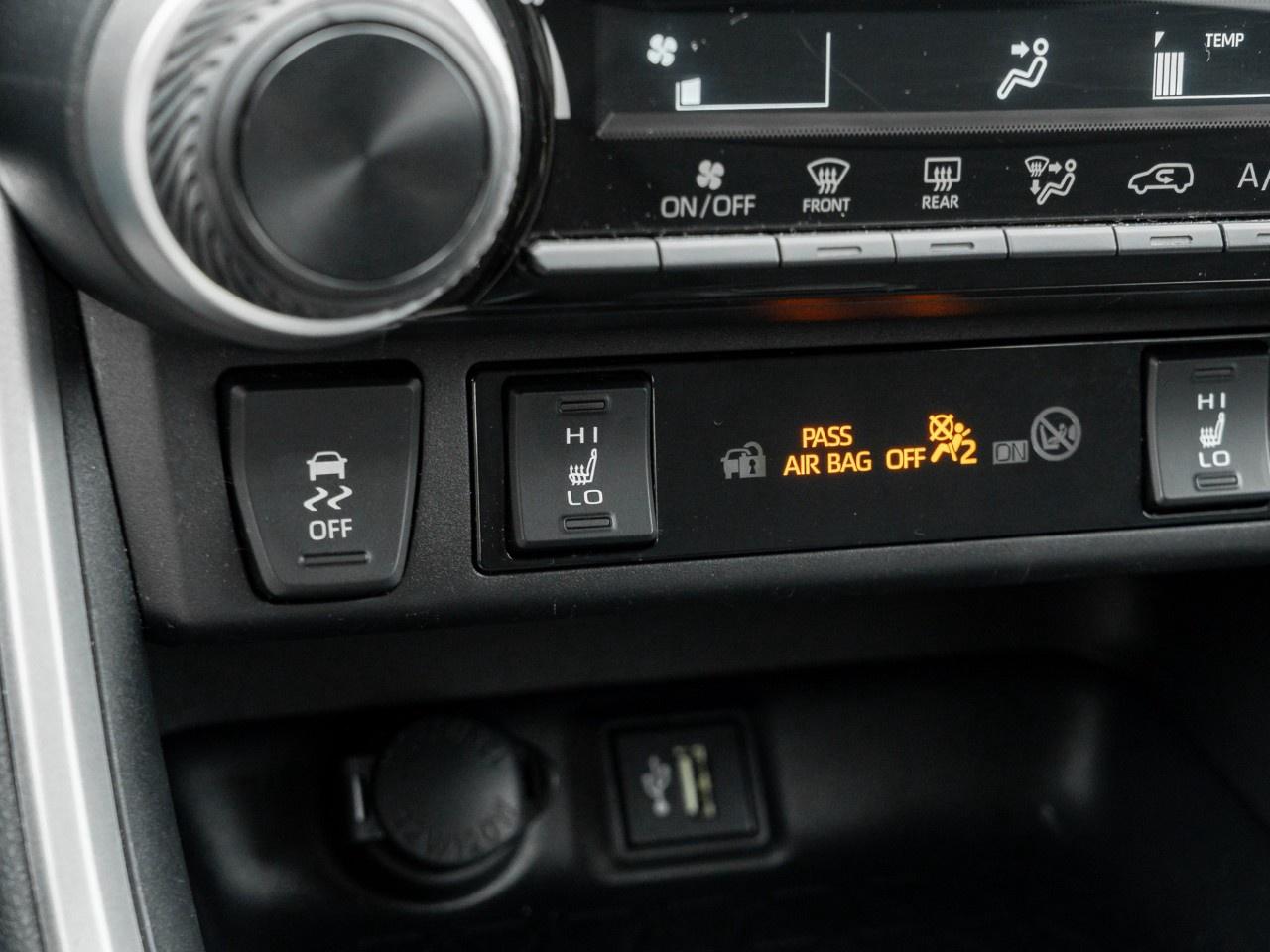 2025 Toyota RAV4 LE AWD Photo