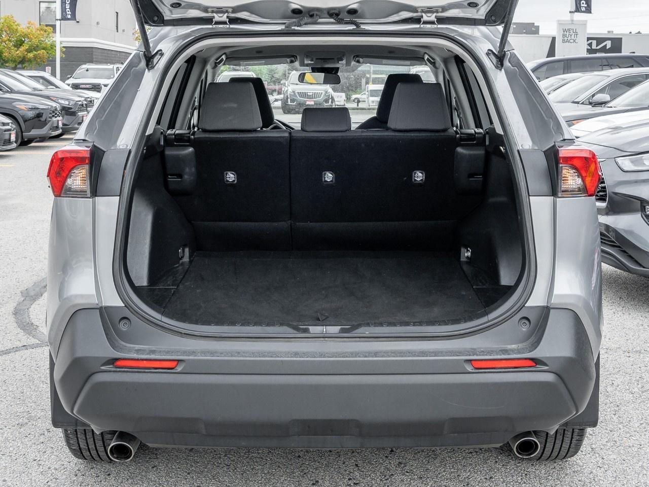 2025 Toyota RAV4 LE AWD Photo
