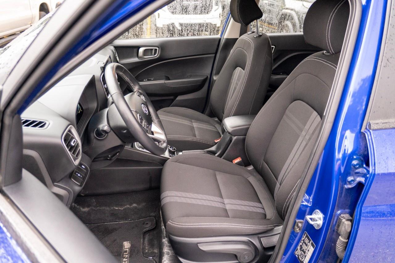 2025 Hyundai Venue Preferred IVT Photo
