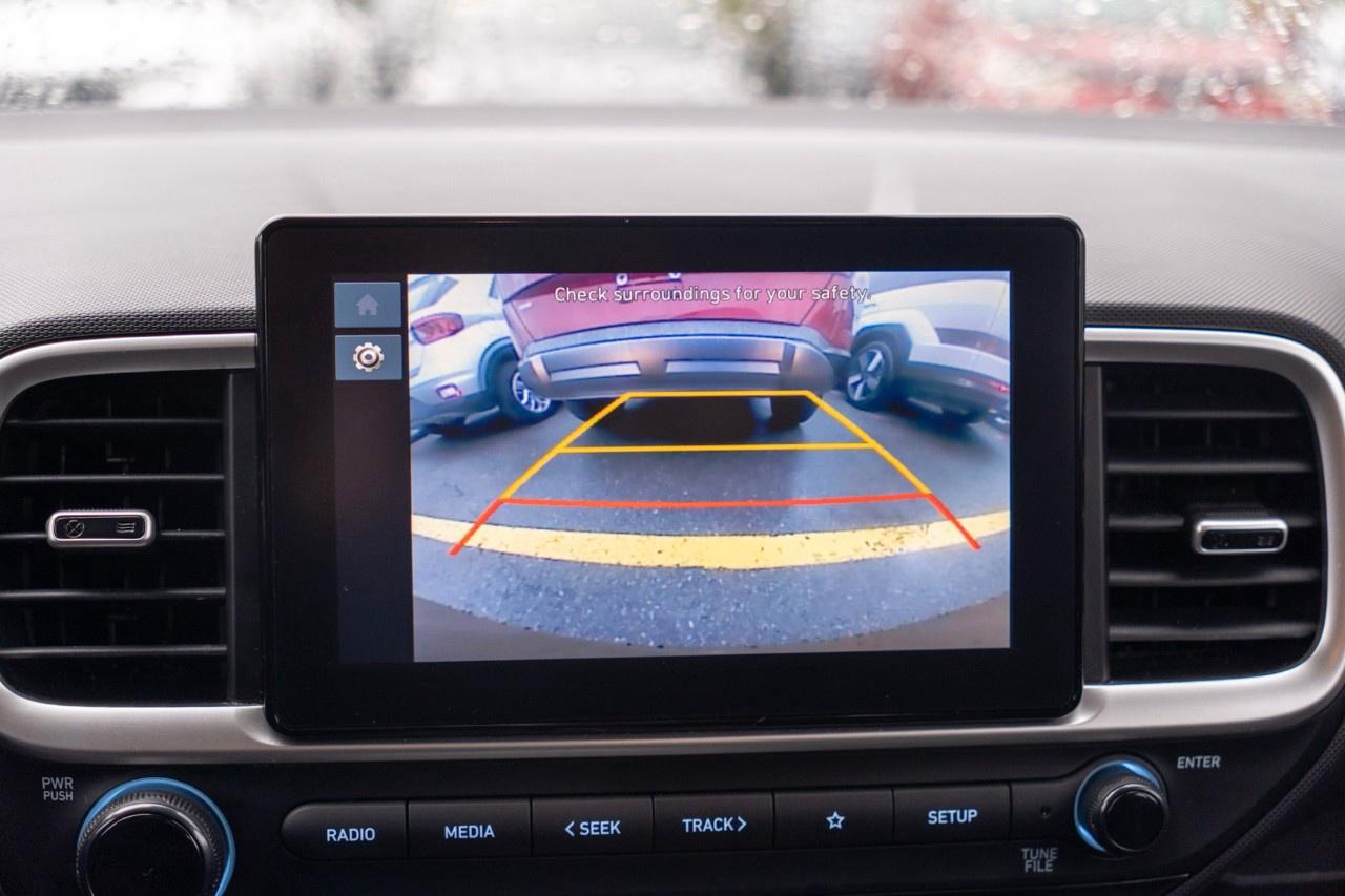 2025 Hyundai Venue Preferred IVT Photo