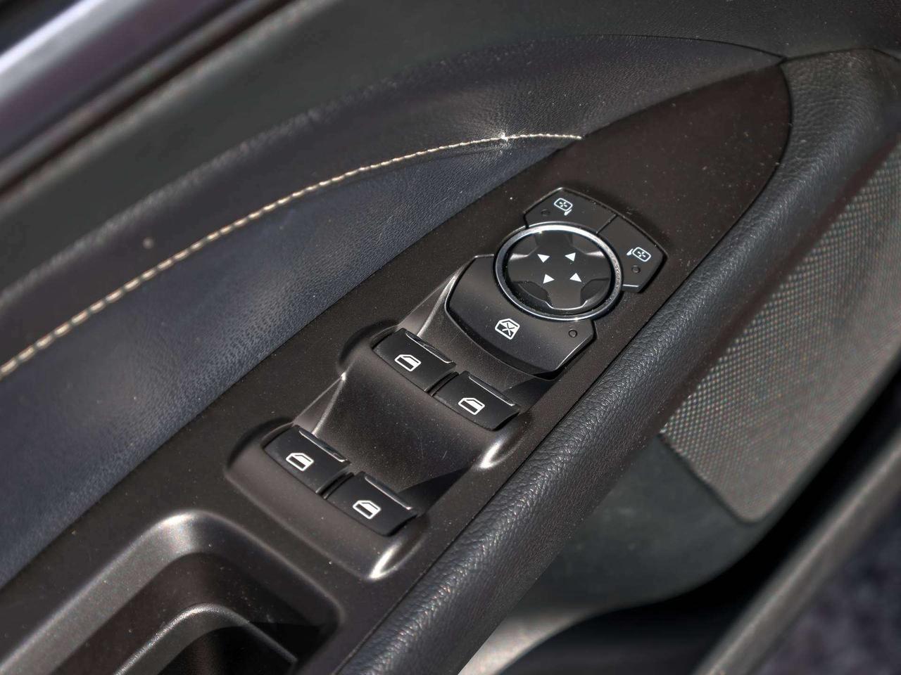 2017 Ford Fusion Titanium   Leather   Navigation   Pwr Seats Photo