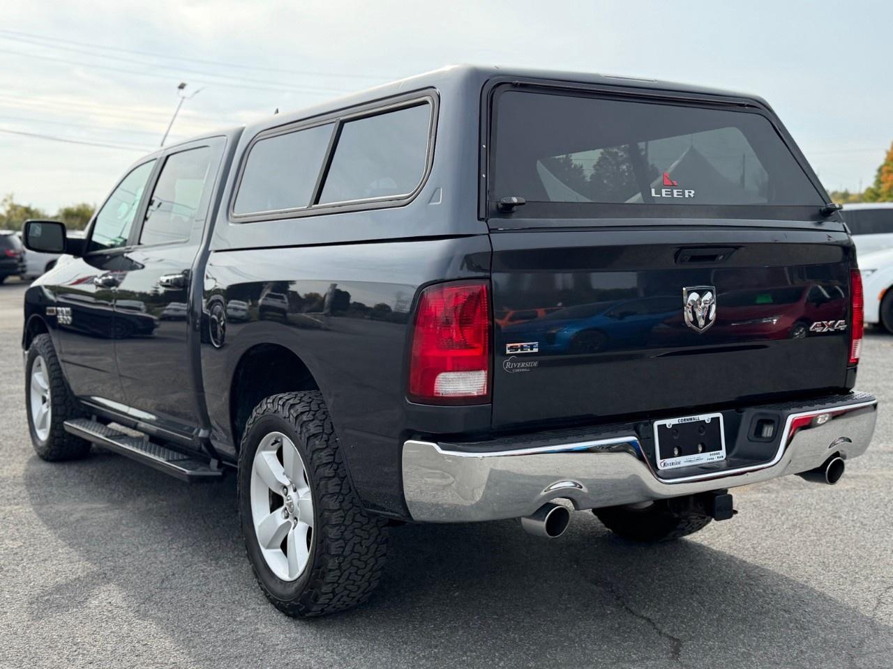 2018 RAM 1500 SLT 4x4 Crew Cab 5'7" Box Photo2