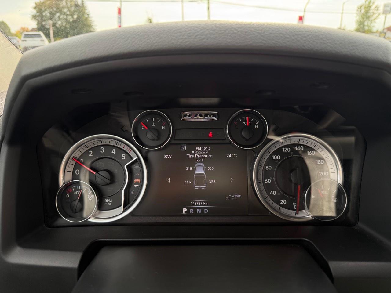 2018 RAM 1500 SLT 4x4 Crew Cab 5'7" Box Photo