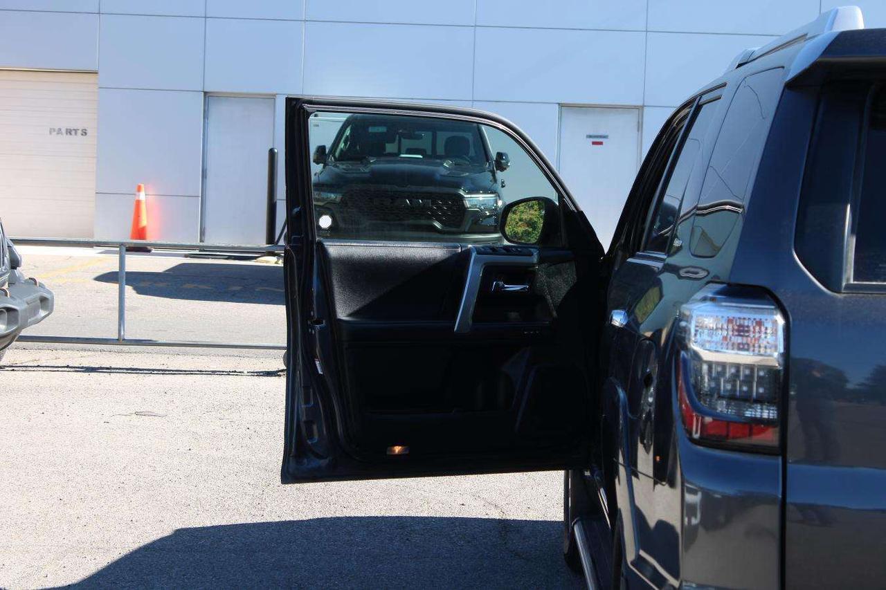 2021 Toyota 4Runner Limited  Gps SiriusXM Sunroof ReverseCamera SideSt Photo