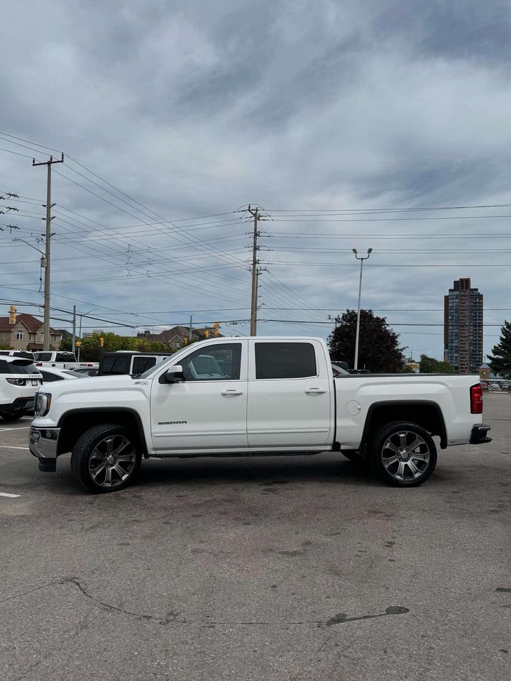 2017 GMC Sierra 1500 4WD Crew Cab 143.5 SLE Photo