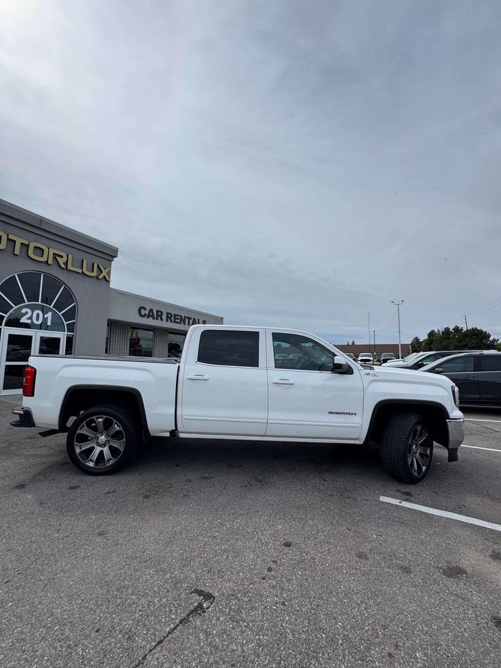 2017 GMC Sierra 1500 4WD Crew Cab 143.5 SLE Photo