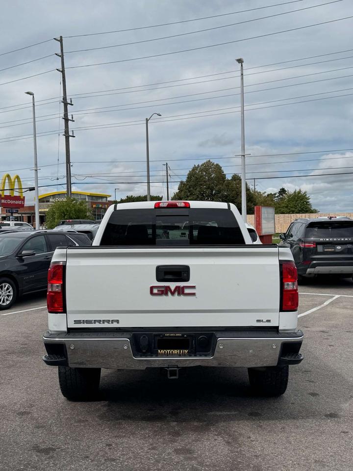 2017 GMC Sierra 1500 4WD Crew Cab 143.5 SLE Photo