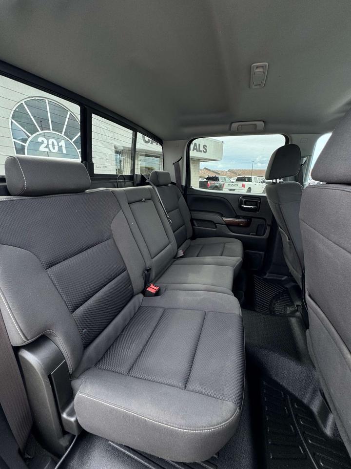 2017 GMC Sierra 1500 4WD Crew Cab 143.5 SLE Photo