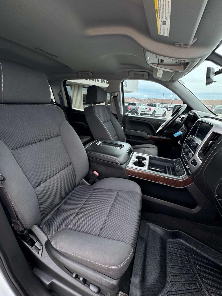 2017 GMC Sierra 1500 4WD Crew Cab 143.5 SLE Photo