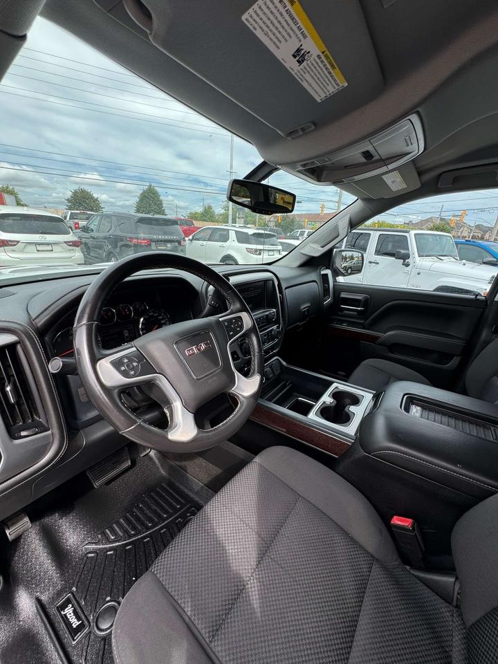 2017 GMC Sierra 1500 4WD Crew Cab 143.5 SLE Photo