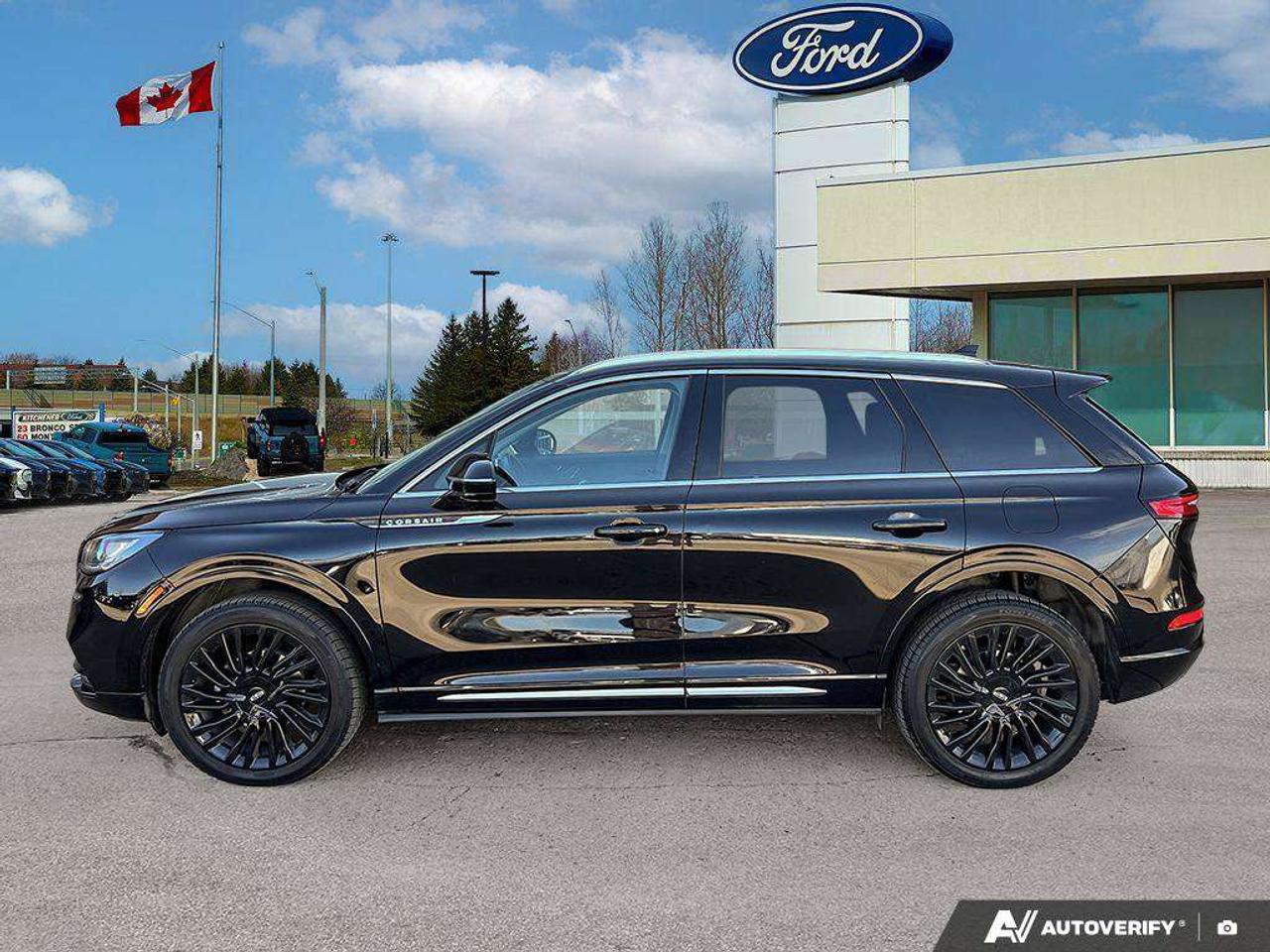 2021 Lincoln Corsair Reserve   HTD STEER WHEEL   PANO ROOF   LTHR Photo3