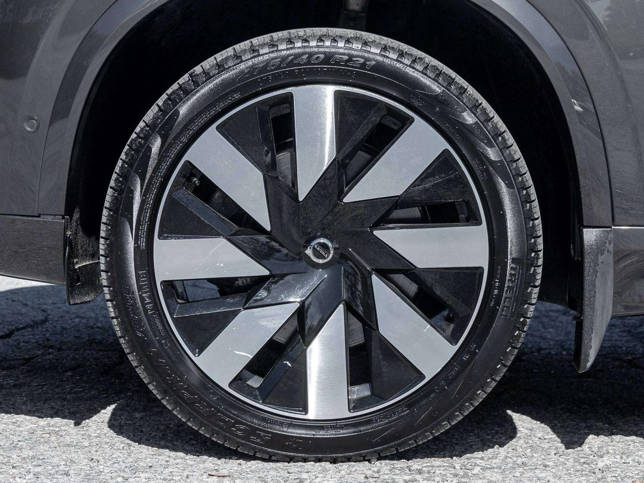 2025 Volvo XC90 ULTRA T8^Polestar^PlugIn Hybrid^CPO Rate fr 2.99%* Photo4