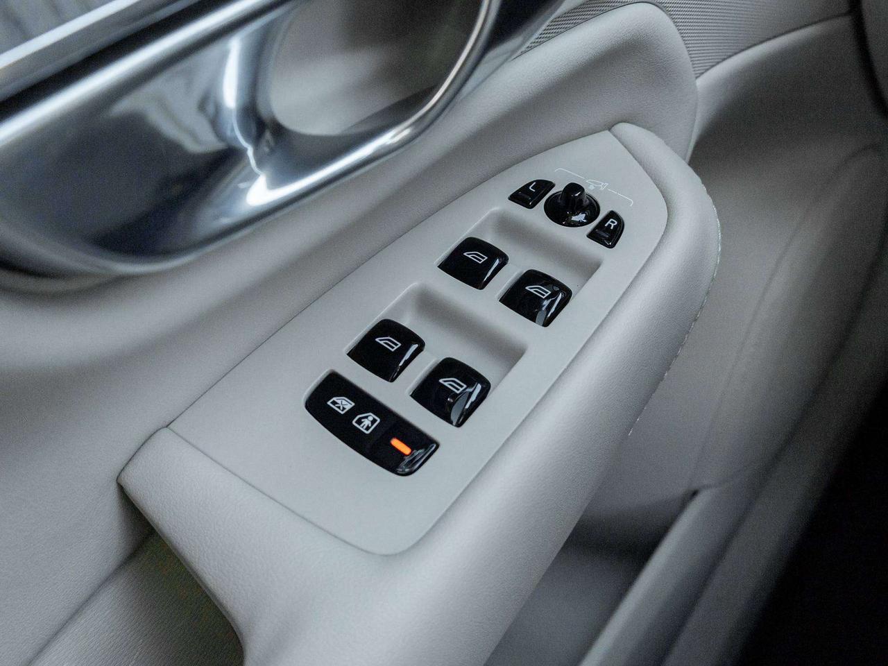 2025 Volvo XC90 ULTRA T8^Polestar^PlugIn Hybrid^CPO Rate fr 2.99%* Photo