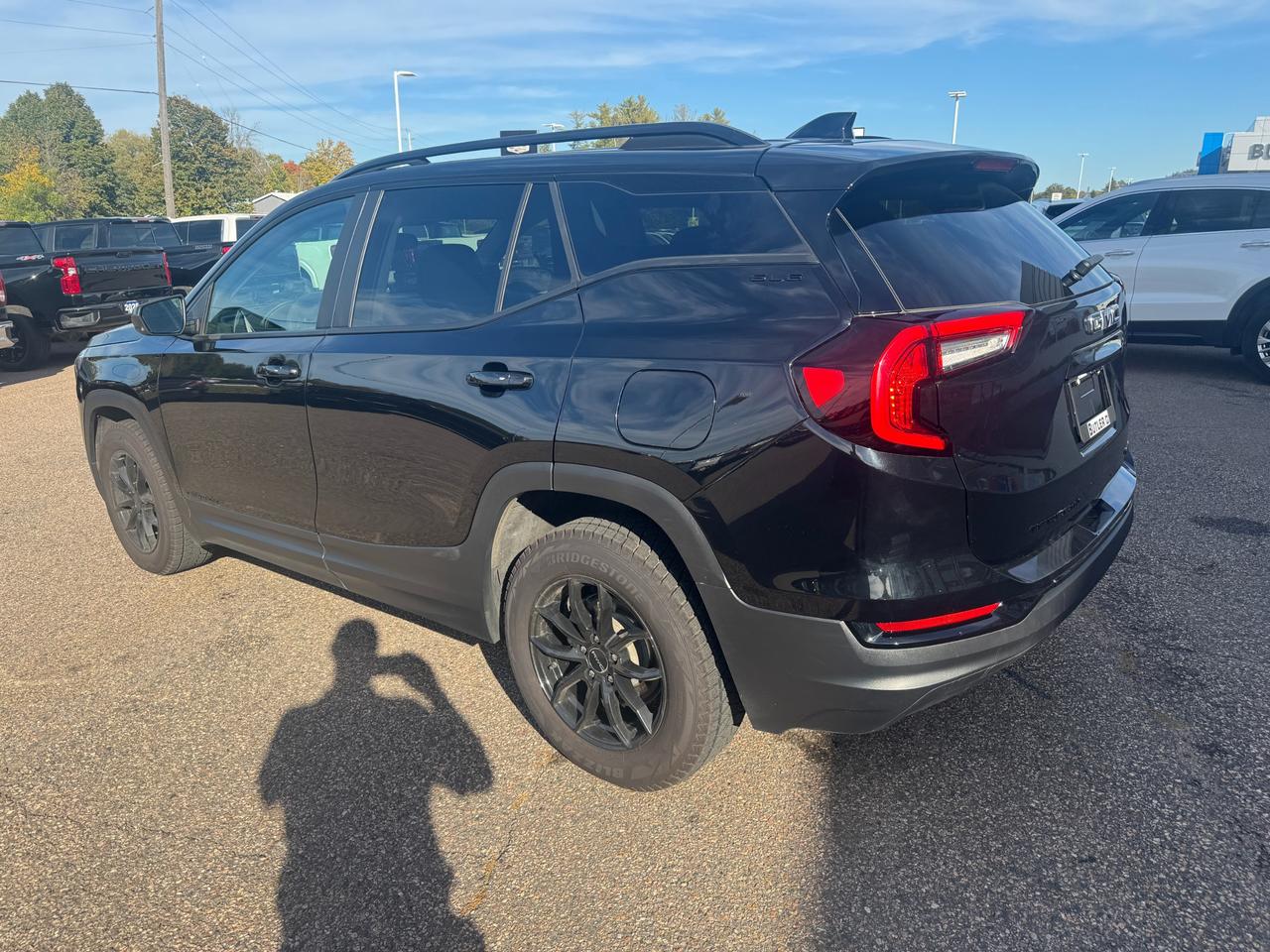 2023 GMC Terrain SLE All-wheel Drive Photo2