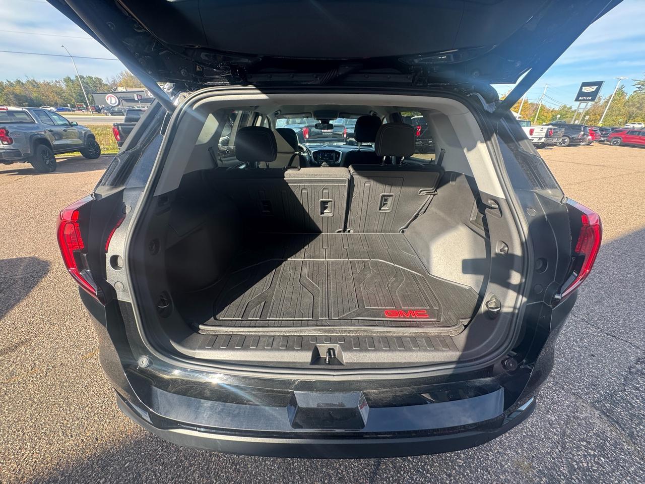 2023 GMC Terrain SLE All-wheel Drive Photo4