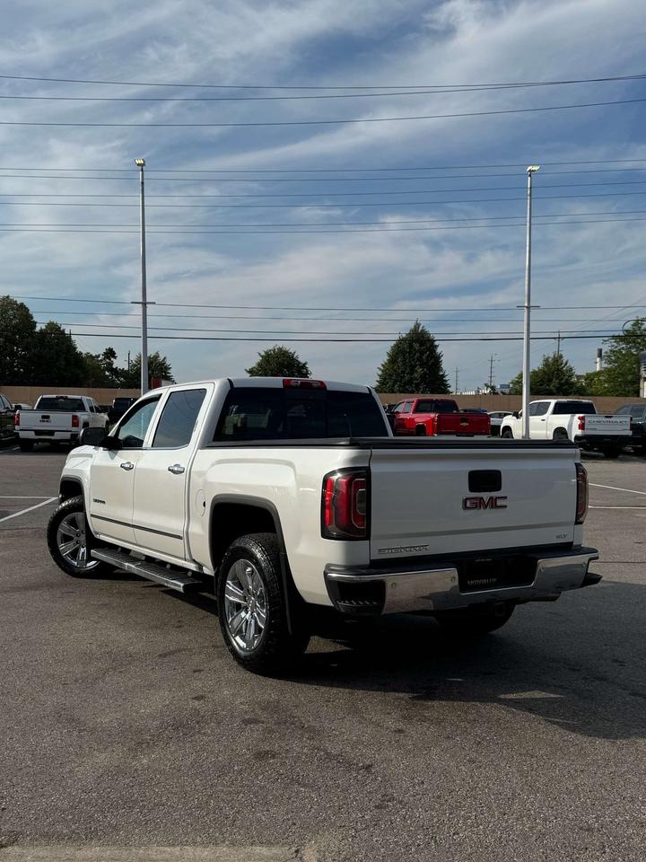 2016 GMC Sierra 1500 4WD Crew Cab 143.5 SLT 5'8 Box Photo