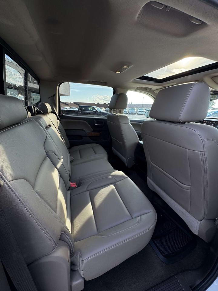 2016 GMC Sierra 1500 4WD Crew Cab 143.5 SLT 5'8 Box Photo