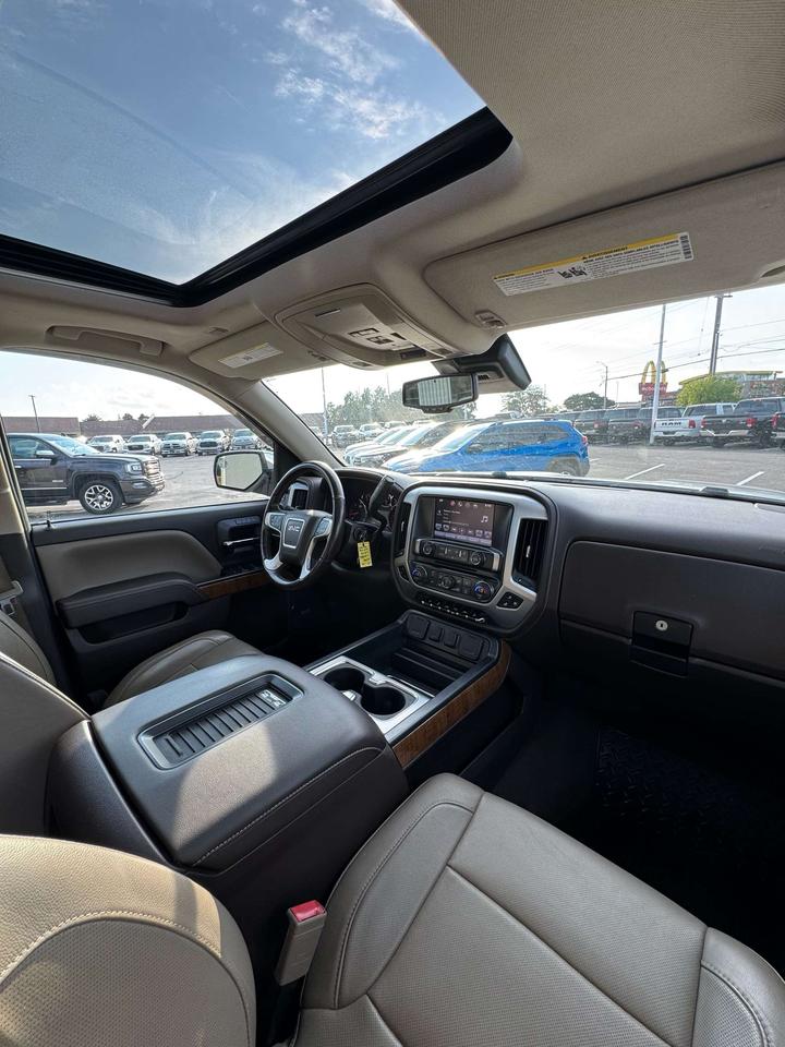 2016 GMC Sierra 1500 4WD Crew Cab 143.5 SLT 5'8 Box Photo