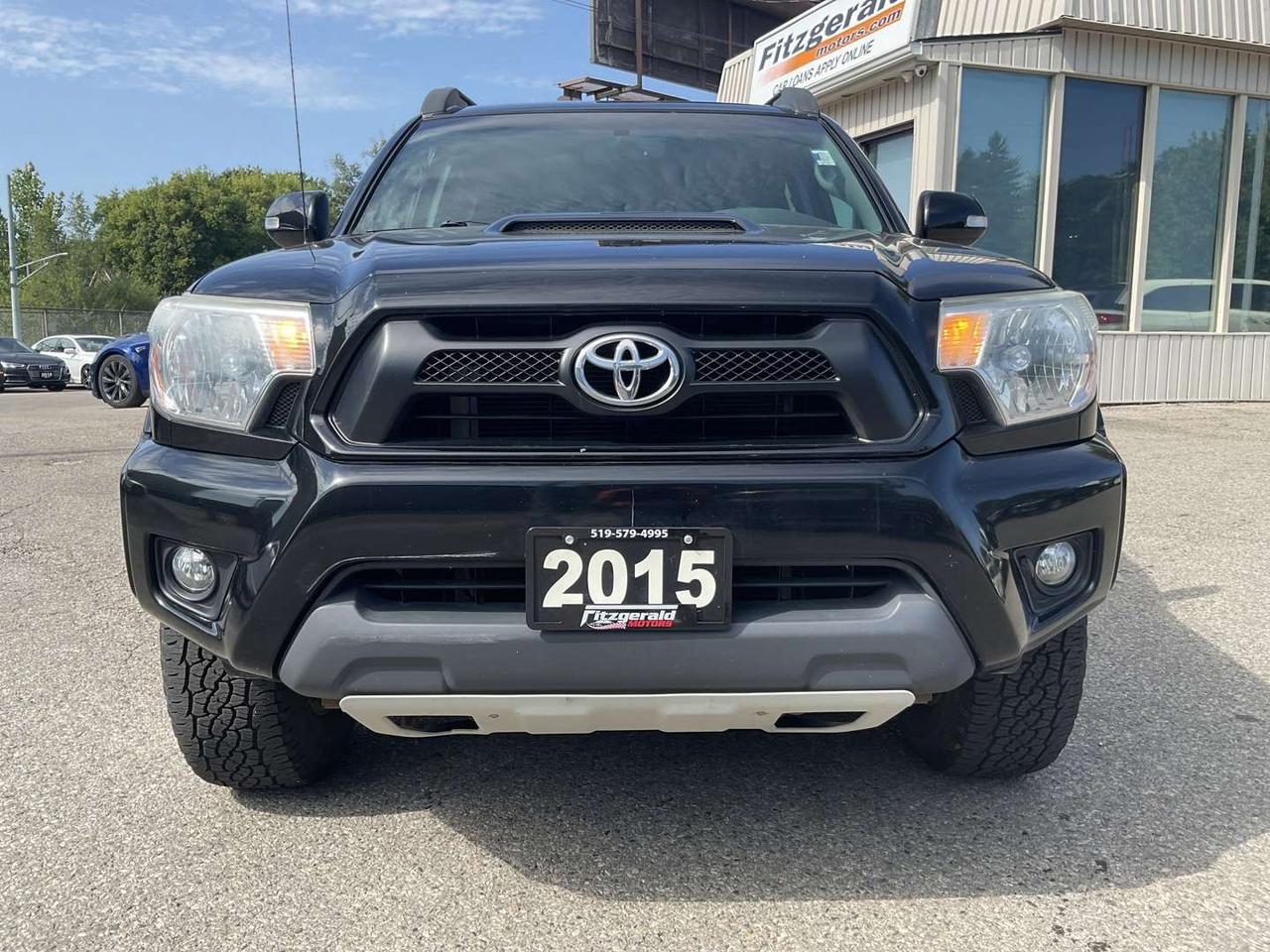 2015 Toyota Tacoma TRD SPORT V6 5AT 4WD - BACK-UP CAM! HEATED SEATS! BLUETOOTH! Photo