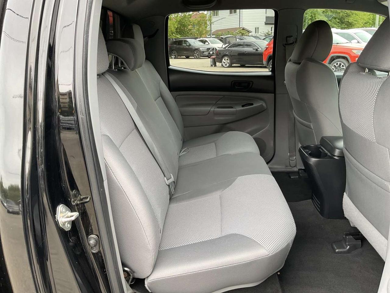 2015 Toyota Tacoma TRD SPORT V6 5AT 4WD - BACK-UP CAM! HEATED SEATS! BLUETOOTH! Photo