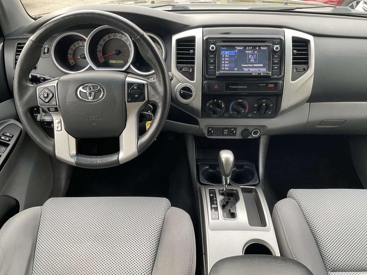 2015 Toyota Tacoma TRD SPORT V6 5AT 4WD - BACK-UP CAM! HEATED SEATS! BLUETOOTH! Photo