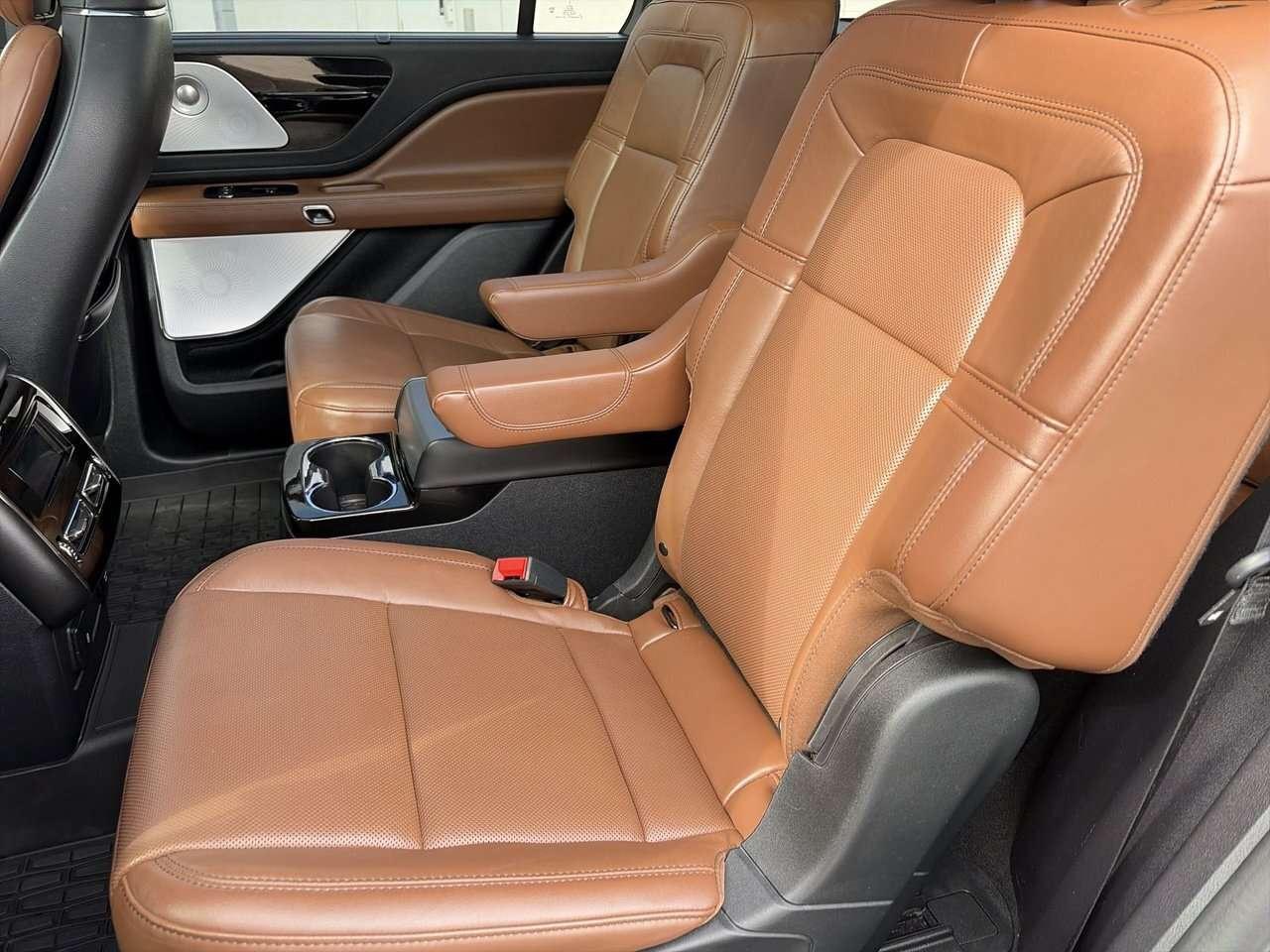 2022 Lincoln Aviator Reserve AWD CLEAN CARFAX   PANORAMIC SUNROOF   REM Photo