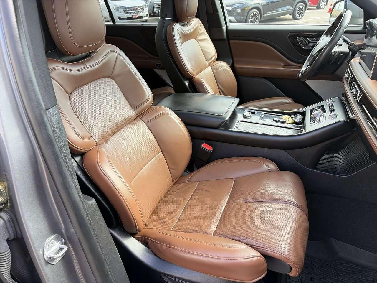 2022 Lincoln Aviator Reserve AWD CLEAN CARFAX   PANORAMIC SUNROOF   REM Photo