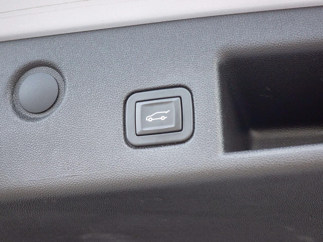 2019 Chevrolet Equinox LT - Keyless Start   Adjustable Lumbar Photo
