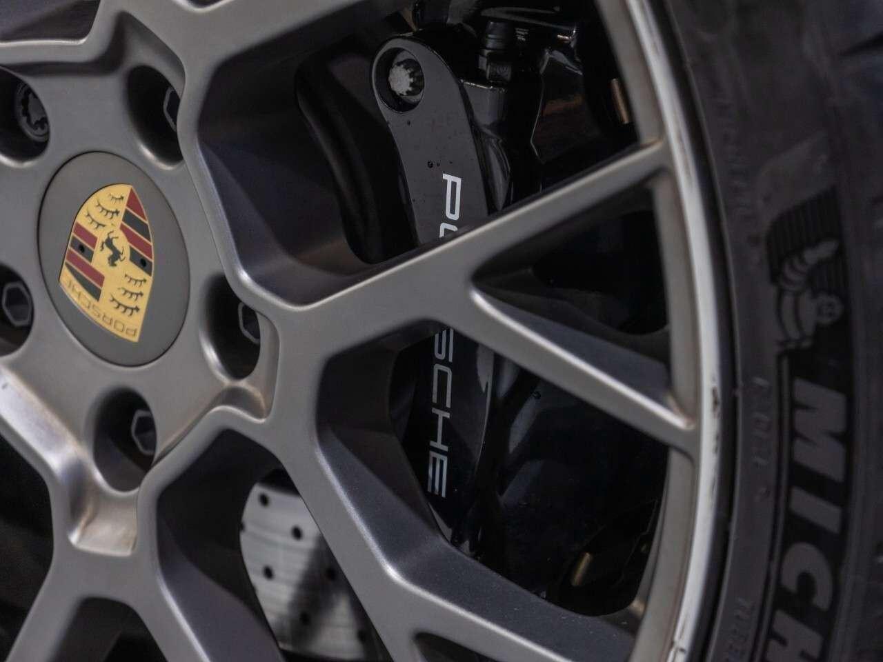 2023 Porsche 911 Carrera 4S Photo
