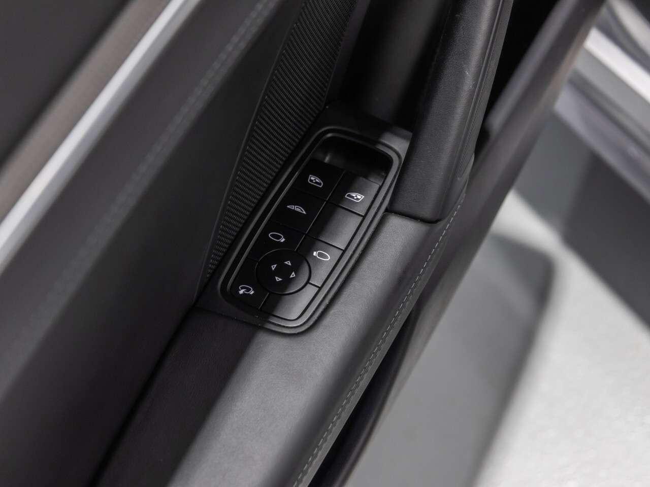 2023 Porsche 911 Carrera 4S Photo