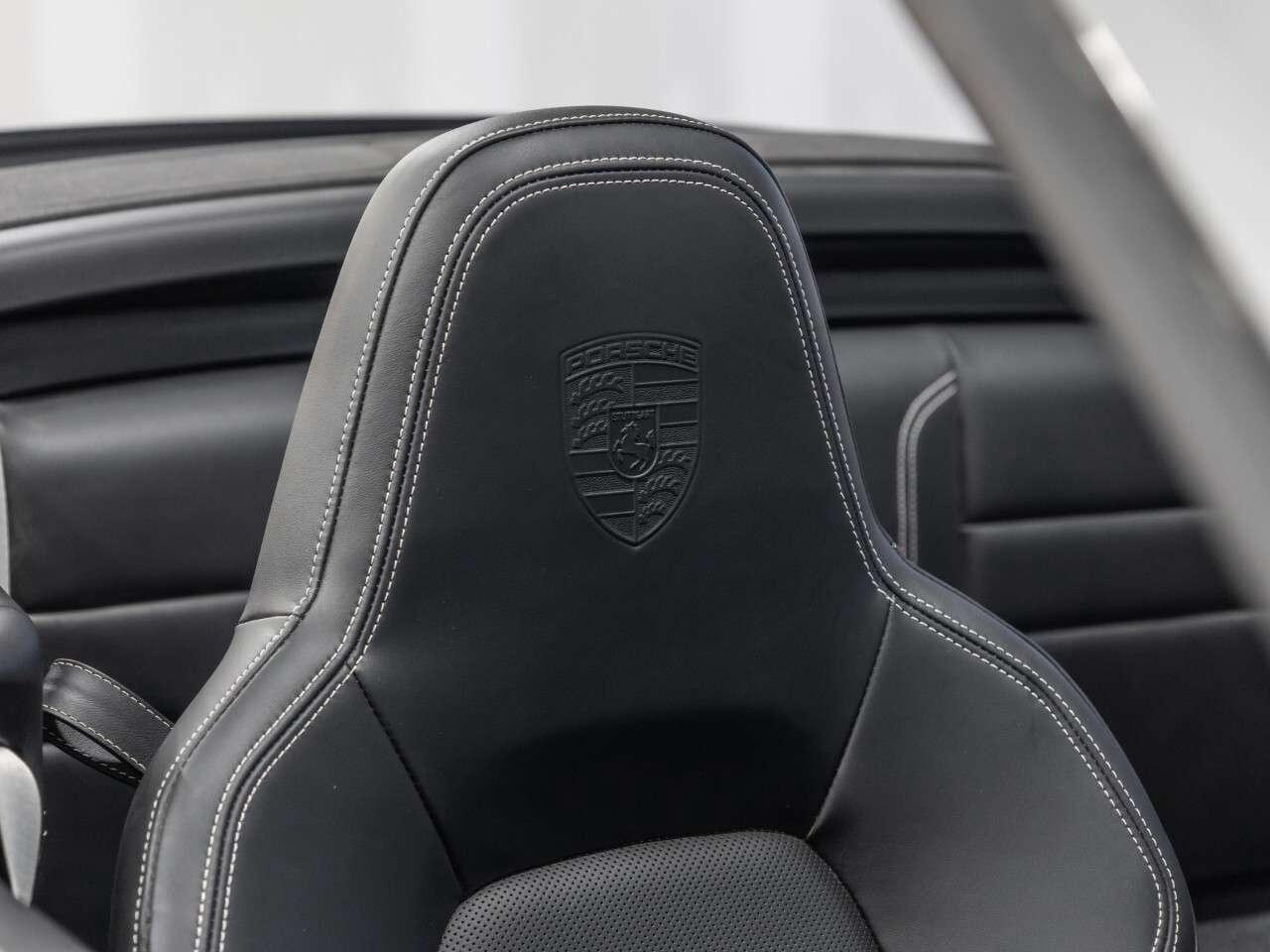 2023 Porsche 911 Carrera 4S Photo