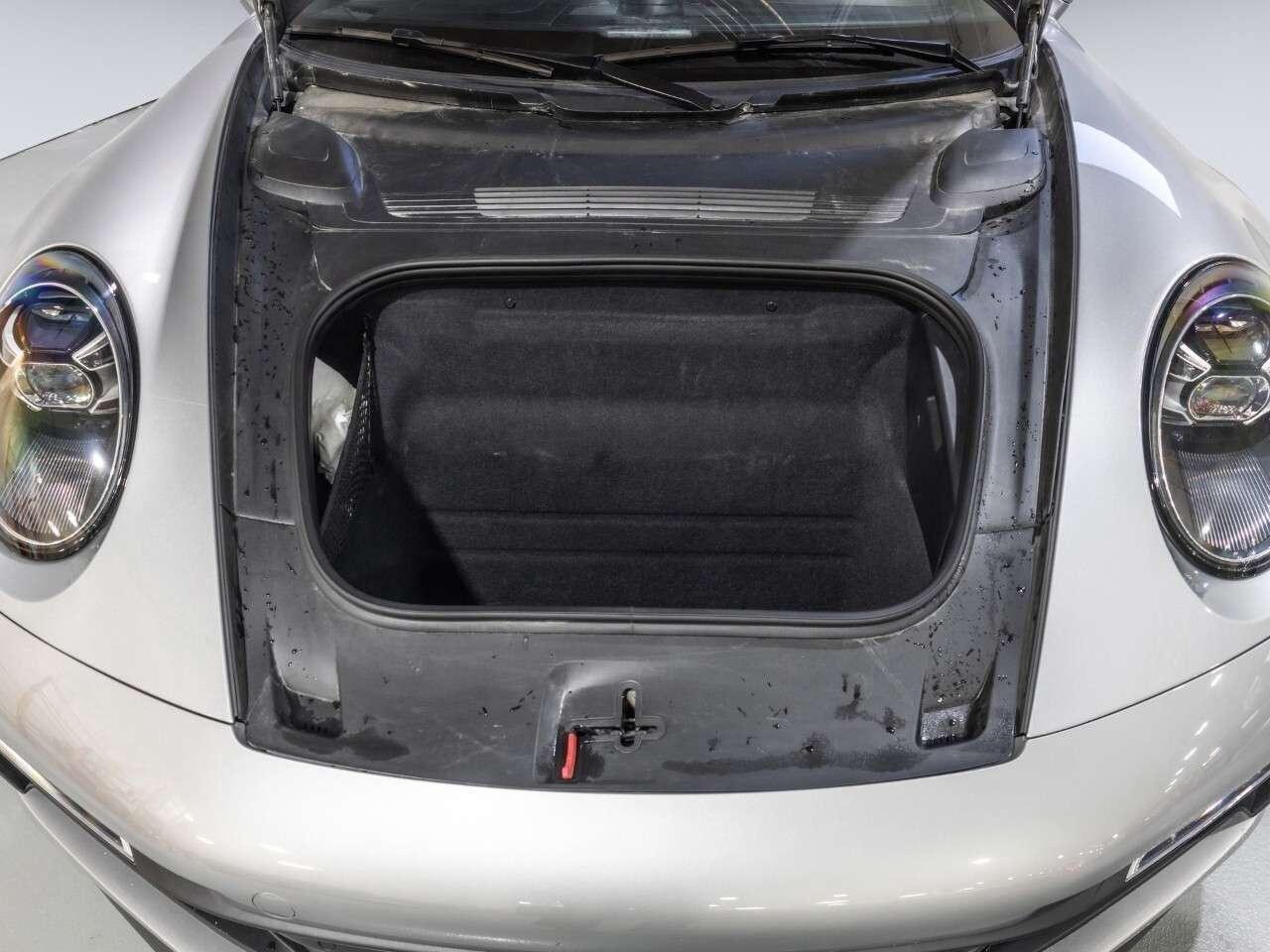 2023 Porsche 911 Carrera 4S Photo
