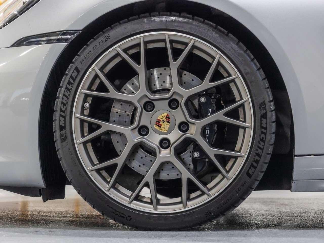 2023 Porsche 911 Carrera 4S Photo
