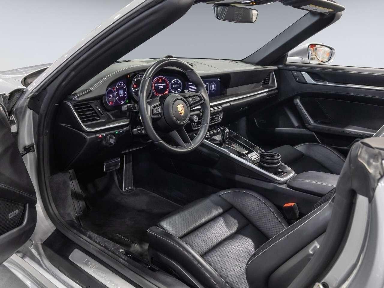 2023 Porsche 911 Carrera 4S Photo