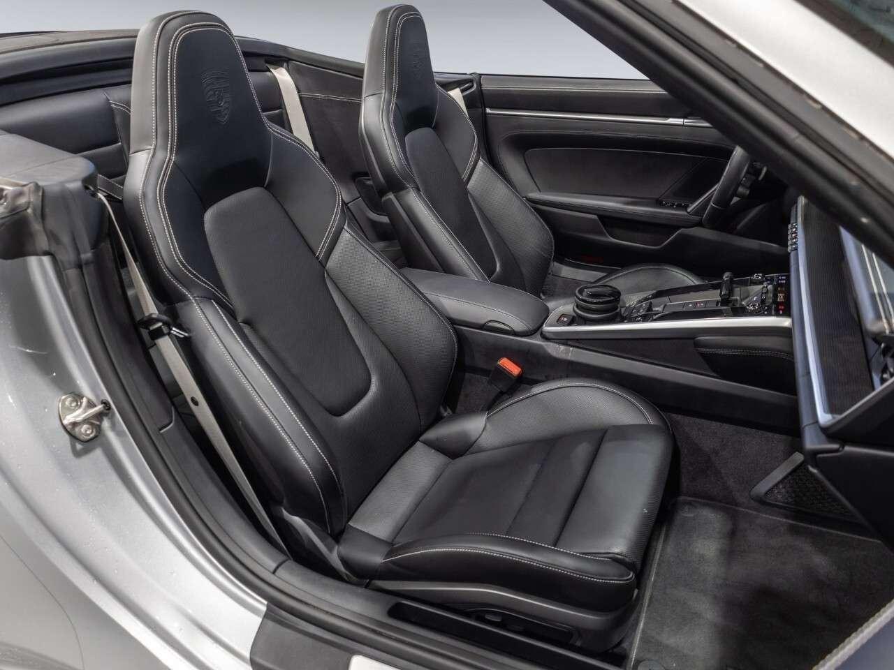 2023 Porsche 911 Carrera 4S Photo