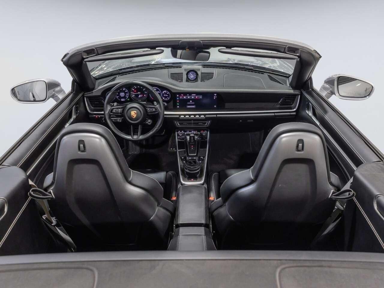 2023 Porsche 911 Carrera 4S Photo