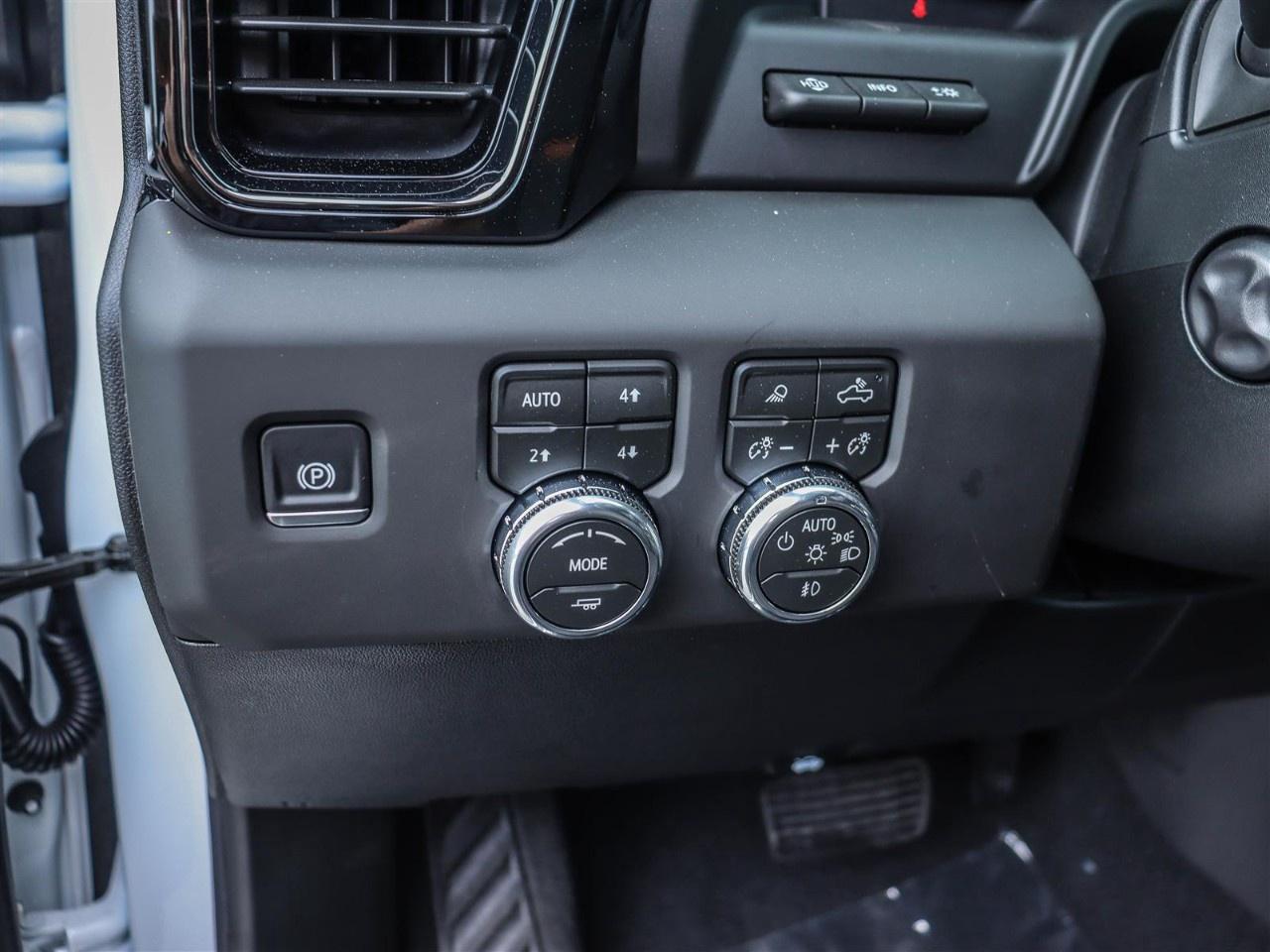2026 GMC Sierra 1500 Crew Cab Short Box 4-Wheel Drive AT4 Photo